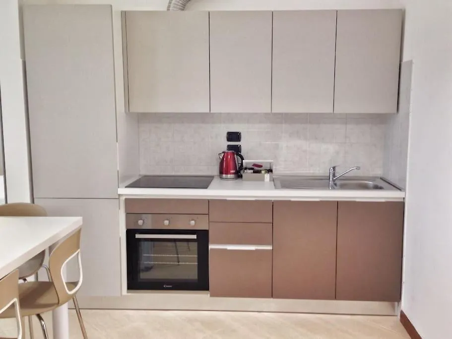 Apartment Appartamento Vicino Metro Precotto, Garage Gratuito Milan